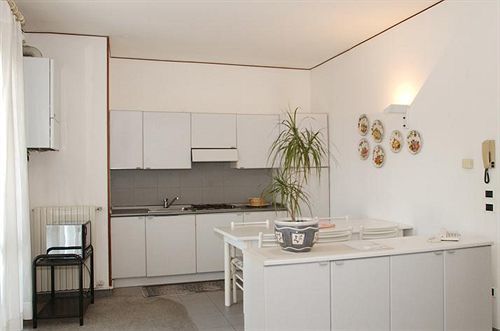 Residence Alba Colombare Di Sirmione Luaran gambar